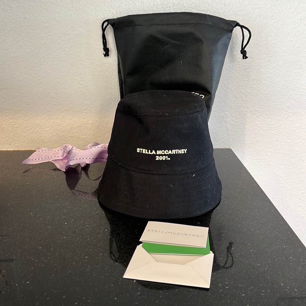 Stella McCartney Bucket Hat brand NEW